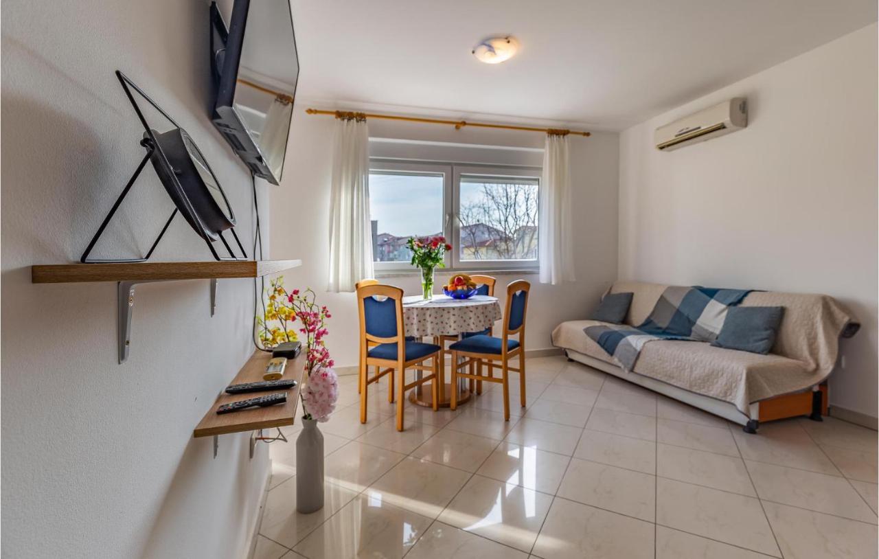 Lovely Apartment In Medulin With Kitchen Exterior photo